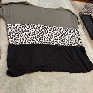 247‎ by Maurices Colorblock Leopard Print Top Medium Knot Front Stretch
